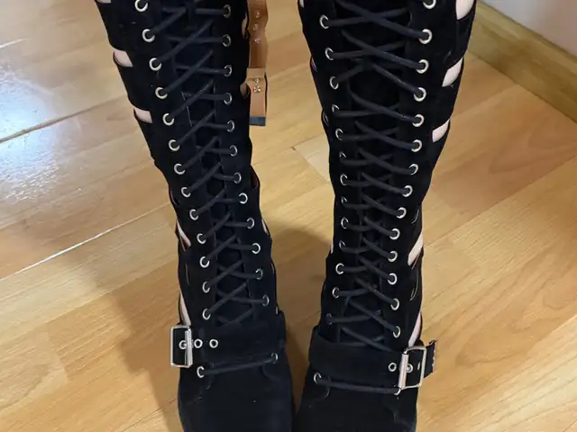 Tasarhai elgen boots 37 raz, Улаанбаатар — Хан-Уул — Яармаг
