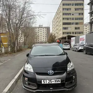 Toyota Prius 30