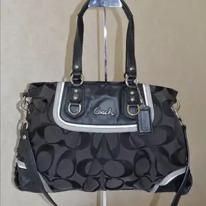Coach ashley signature shoulder bag, Улаанбаатар — Баянгол — 10-р хороолол