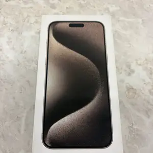 Apple iPhone 15 Pro Max, 256 gb, Natural Titanium, Улаанбаатар — Сүхбаатар — 100 айл