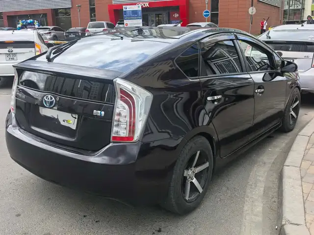 Toyota Prius 30