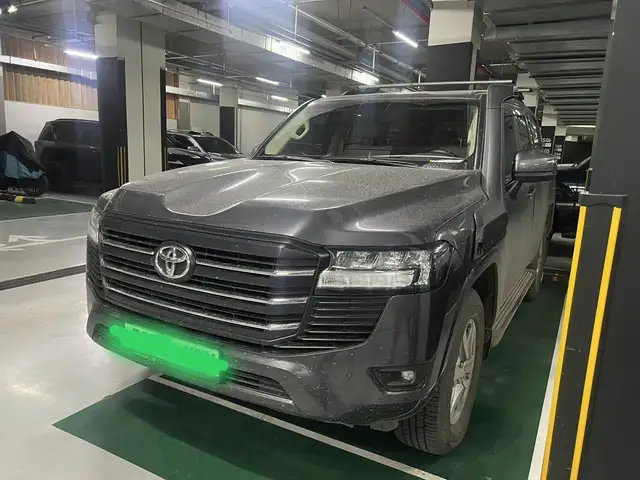 Toyota Land Cruiser 300
