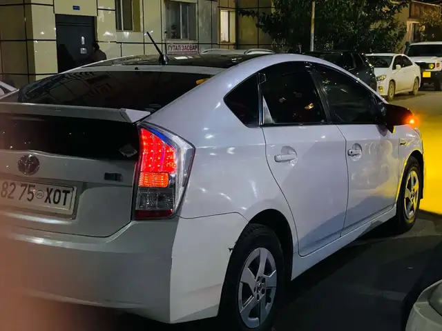 Toyota Prius 30
