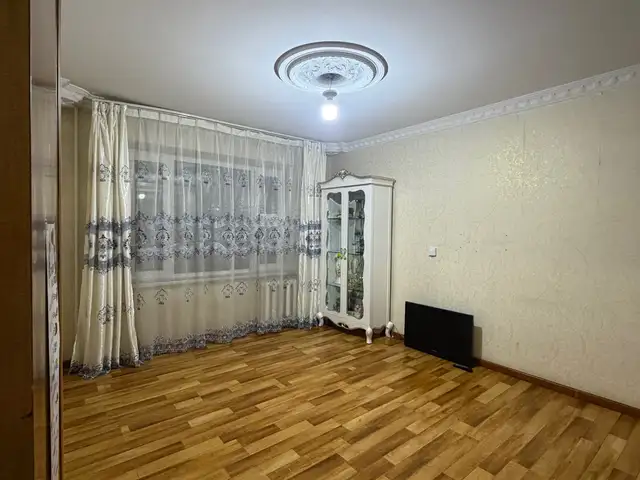 3,4 хороолол алтан төгрөг худалдааны төвийн урд 2 өрөө 60мкв, Улаанбаатар — Баянгол — 18-р хороо