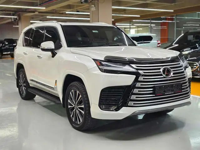 Lexus LX 600