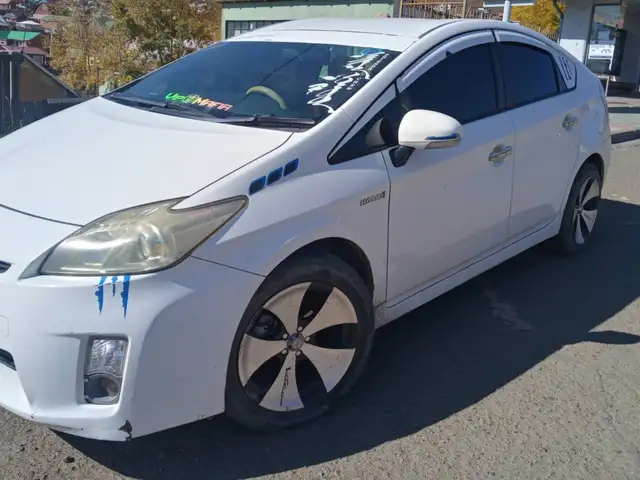 Toyota Prius 30