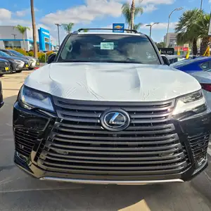 Lexus LX 700