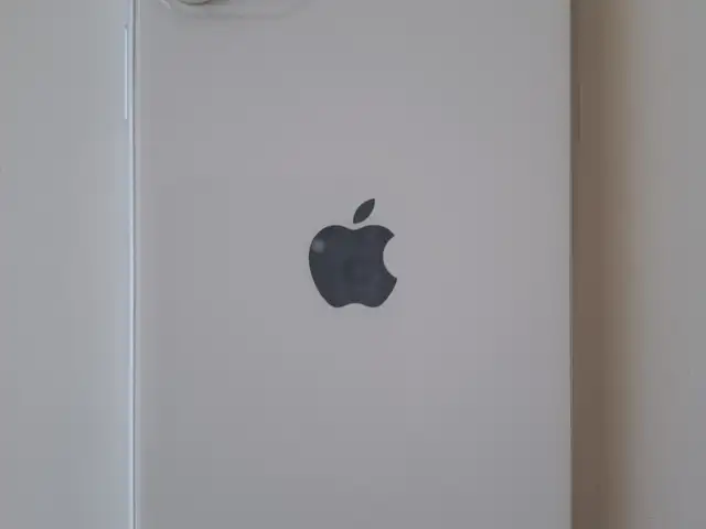 Apple Iphone 11, 128 gb, White, Улаанбаатар — Сүхбаатар — 5-р хороо