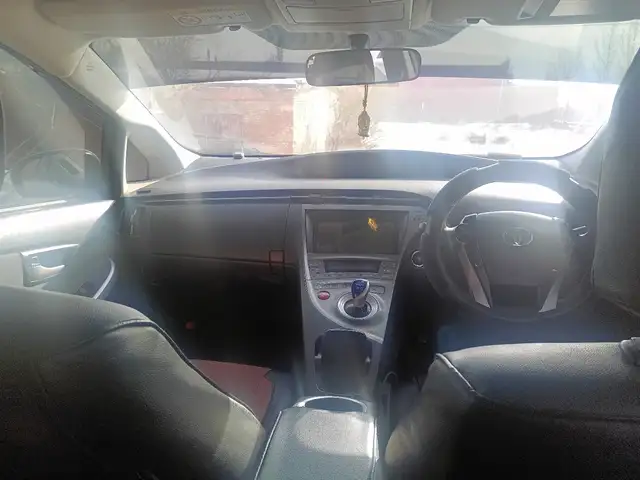 Toyota Prius 30