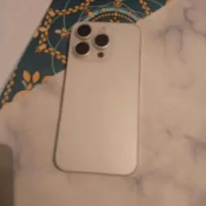Apple iPhone 15 Pro, 256 gb, White Titanium, Улаанбаатар — Сонгинохайрхан — 1-р хороолол