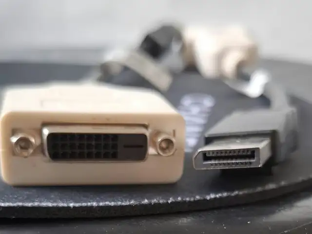Dp-dvi monitor cable, Улаанбаатар — Баянзүрх — 13-р хороо