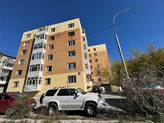 Худ 19-н үйлчилгээний төв 52-р сургуулийн хажууд 4 өрөө байр 110мкв, Улаанбаатар — Хан-Уул — 1-р хороо