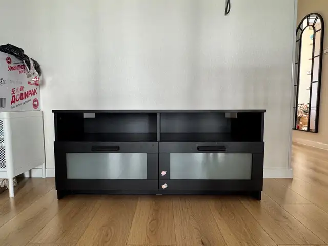 Ikea зурагтны тавиур, Улаанбаатар — Баянзүрх — Шинэ Монгол сургуулийн ойролцоо