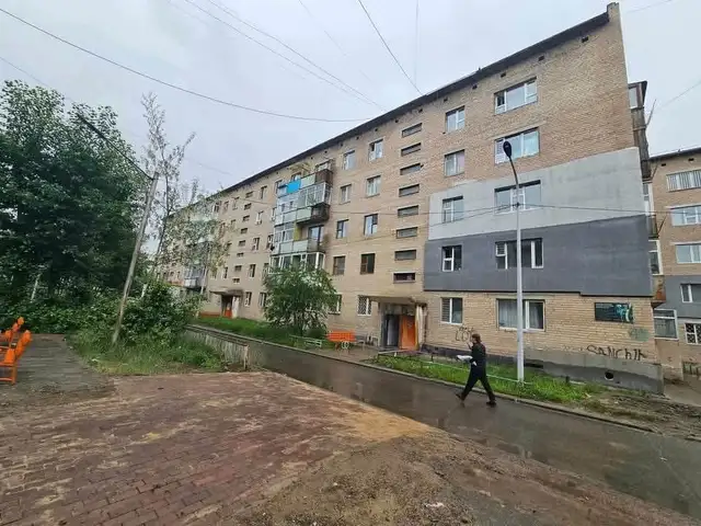 Бгд 10-р хороолол хэрмэс зүүн талд 53 м2 гал тогоо тусдаа 2 өрөө, Улаанбаатар — Баянгол — 10-р хороолол