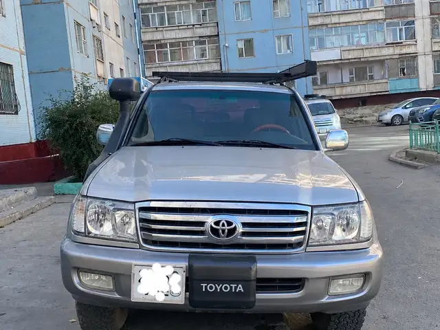Toyota Land Cruiser 100