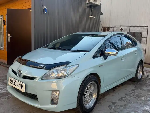 Toyota Prius 30