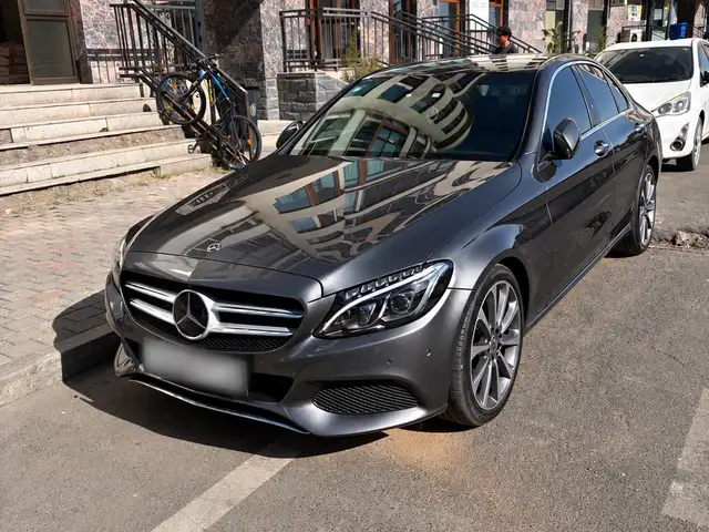 Mercedes-Benz C-Class