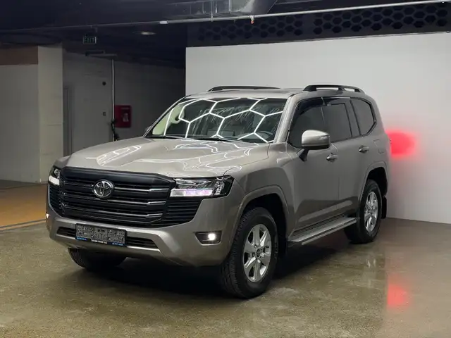 Toyota Land Cruiser 300