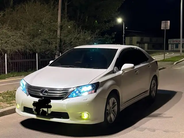 Lexus HS