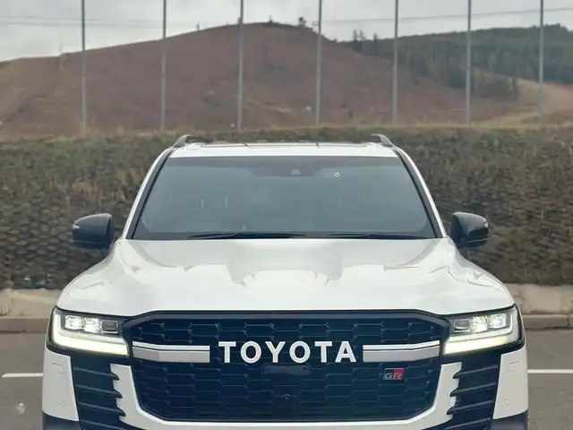 Toyota Land Cruiser 300