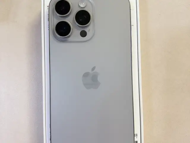 Apple iPhone 15 Pro Max, 256 gb, Natural Titanium, Улаанбаатар — Сүхбаатар — 1-р хороо