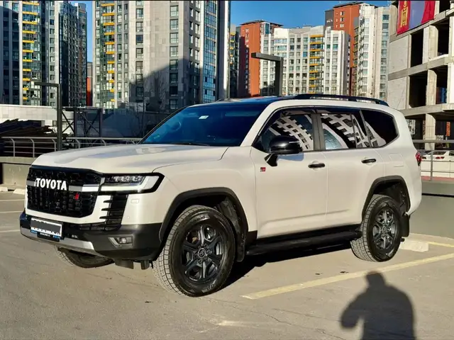 Toyota Land Cruiser 300