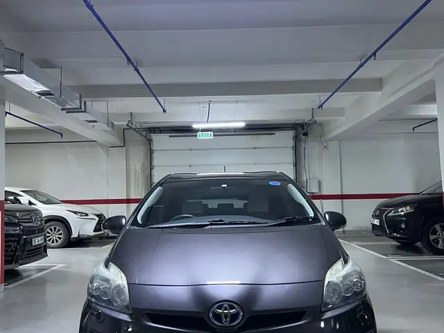 Toyota Prius 30