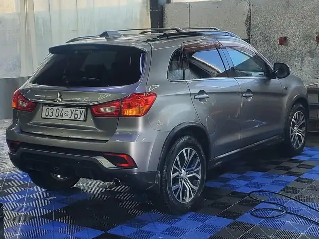 Mitsubishi Бусад