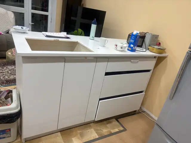 Тек цагаан чулуун тавцантай тавилга, Улаанбаатар — Баянгол — 3-р хороо