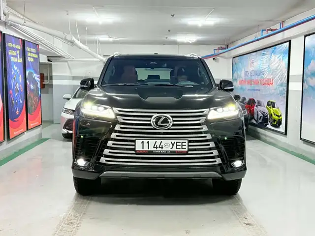 Lexus LX 600