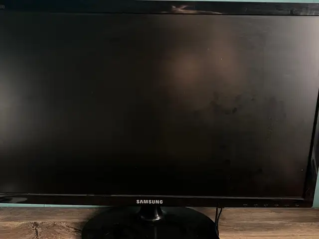 Sa300 монитор бөгөөд vga болон dvi оролттой хуучны дэлгэц, Улаанбаатар — Баянзүрх — 16-р хороолол