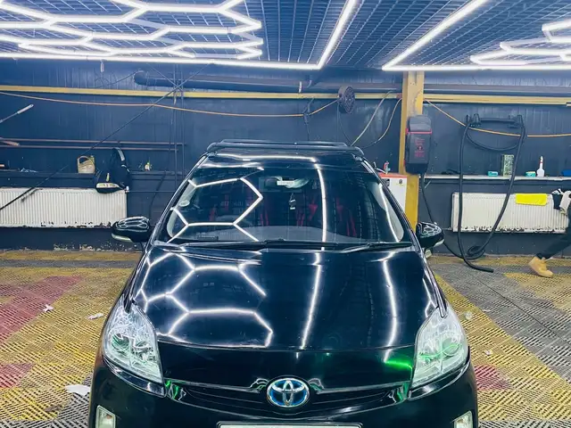 Toyota Prius 30