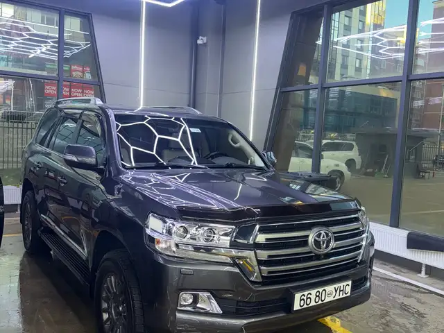 Toyota Land Cruiser 200