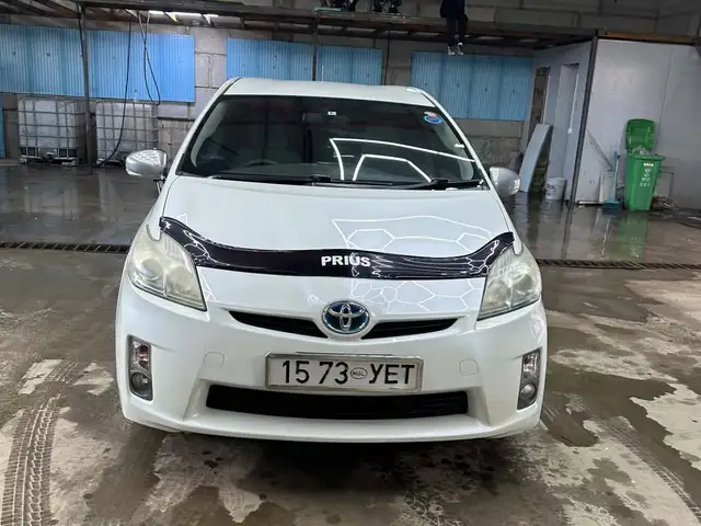 Toyota Prius 30