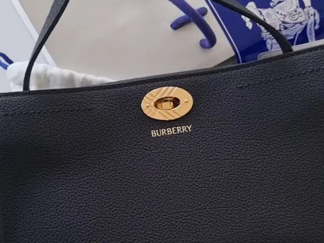 Burberry цүнх, Улаанбаатар — Хан-Уул — 18-р хороо