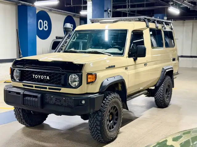 Toyota Land Cruiser 70