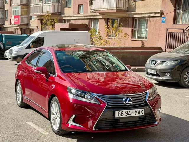 Lexus HS