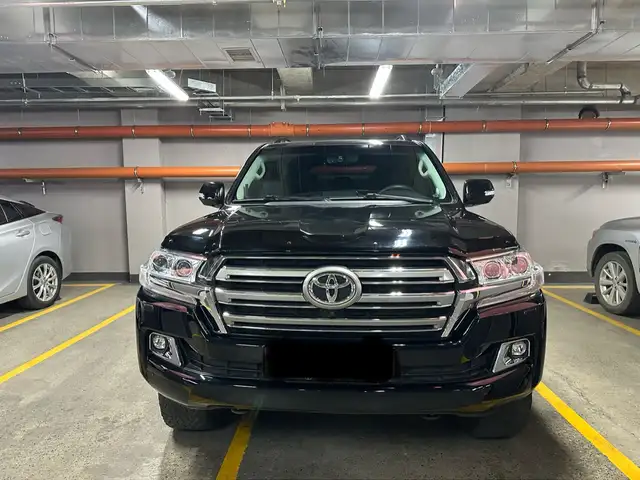 Toyota Land Cruiser 200