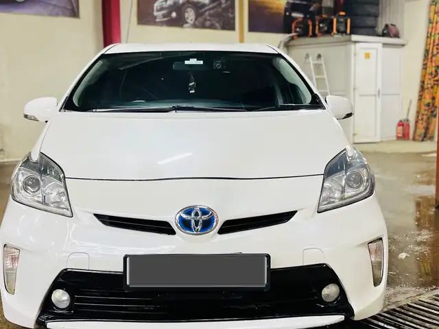 Toyota Prius 30