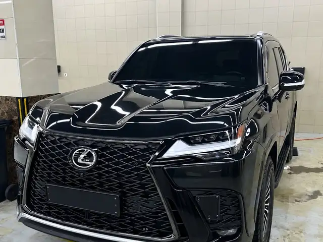 Lexus LX 600