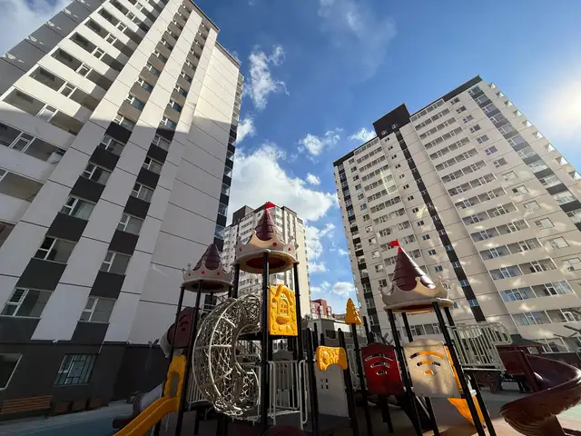 Бзд, халдвартын зүүн талд цагаан хуаран хотхонд 53 мкв 3 өрөө, Улаанбаатар — Баянзүрх — Хавдар судлалын үндэсний төв