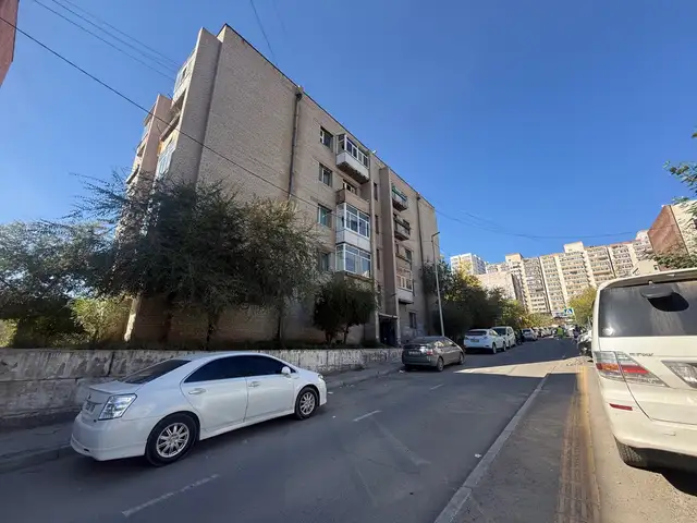 Жуков гал тогоо тусдаа 3 өрөө 72мкв, Улаанбаатар — Баянзүрх — 15-р хороолол