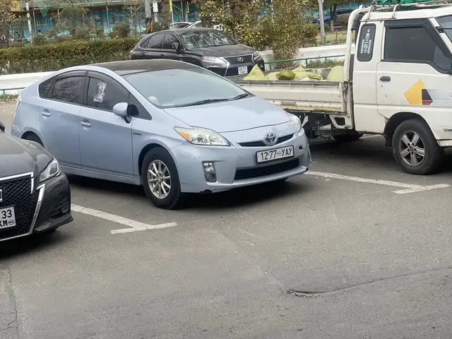 Toyota Prius 30