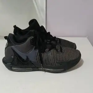 Nike, Улаанбаатар — Баянзүрх — 13-р хороолол