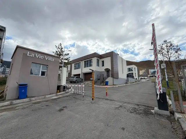 Хүүшийн аманд la vie villa хотхонд хаус, Улаанбаатар — Хан-Уул — 23-р хороо