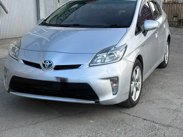 Toyota Prius 30