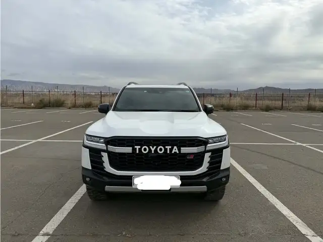 Toyota Land Cruiser 300