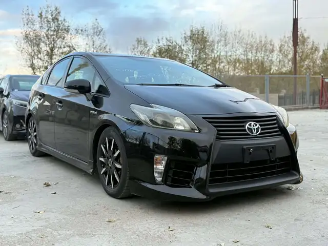 Toyota Prius 30