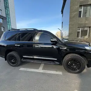Toyota Land Cruiser 200