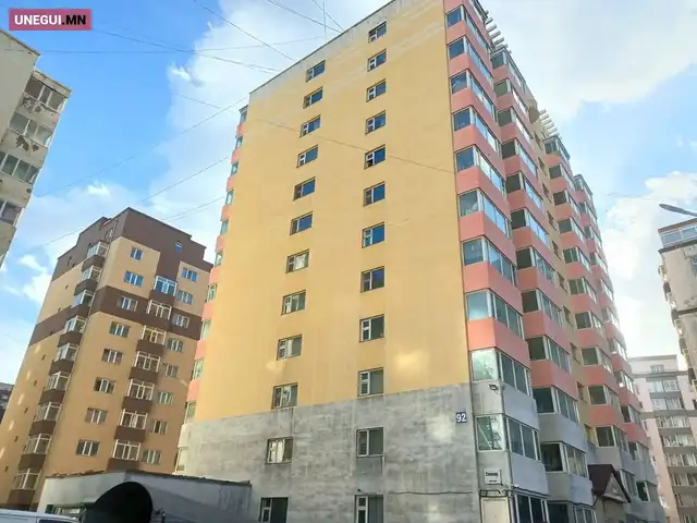 Натур худалдааны төвийн урд 2 өрөө байр 43.57m2, Улаанбаатар — Баянзүрх — 43-р хороо